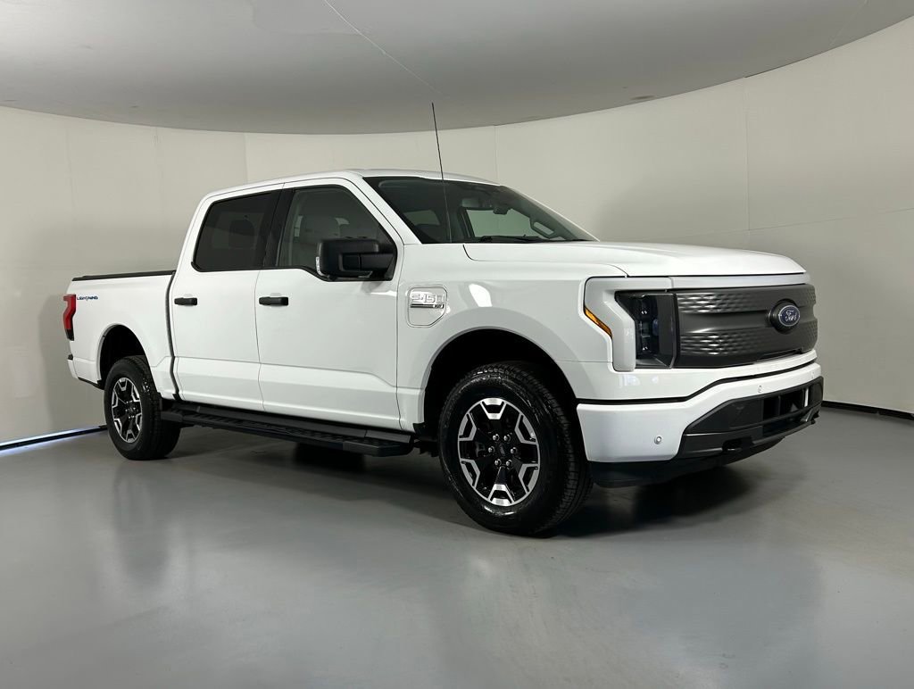 Used 2022 Ford F150 Lightning XLT image 1