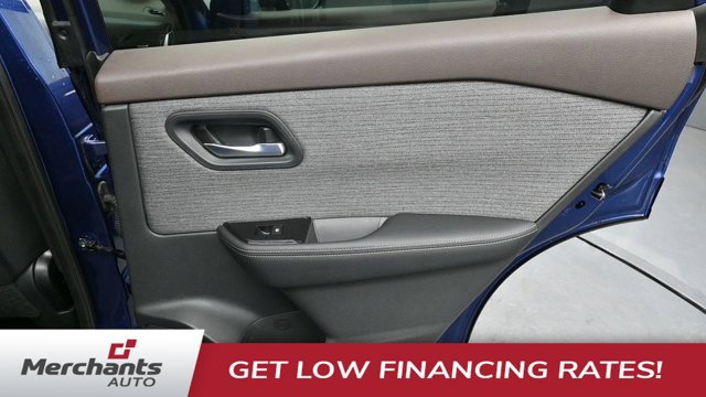 Used 2023 Nissan Rogue SV AWD/4WD image 13