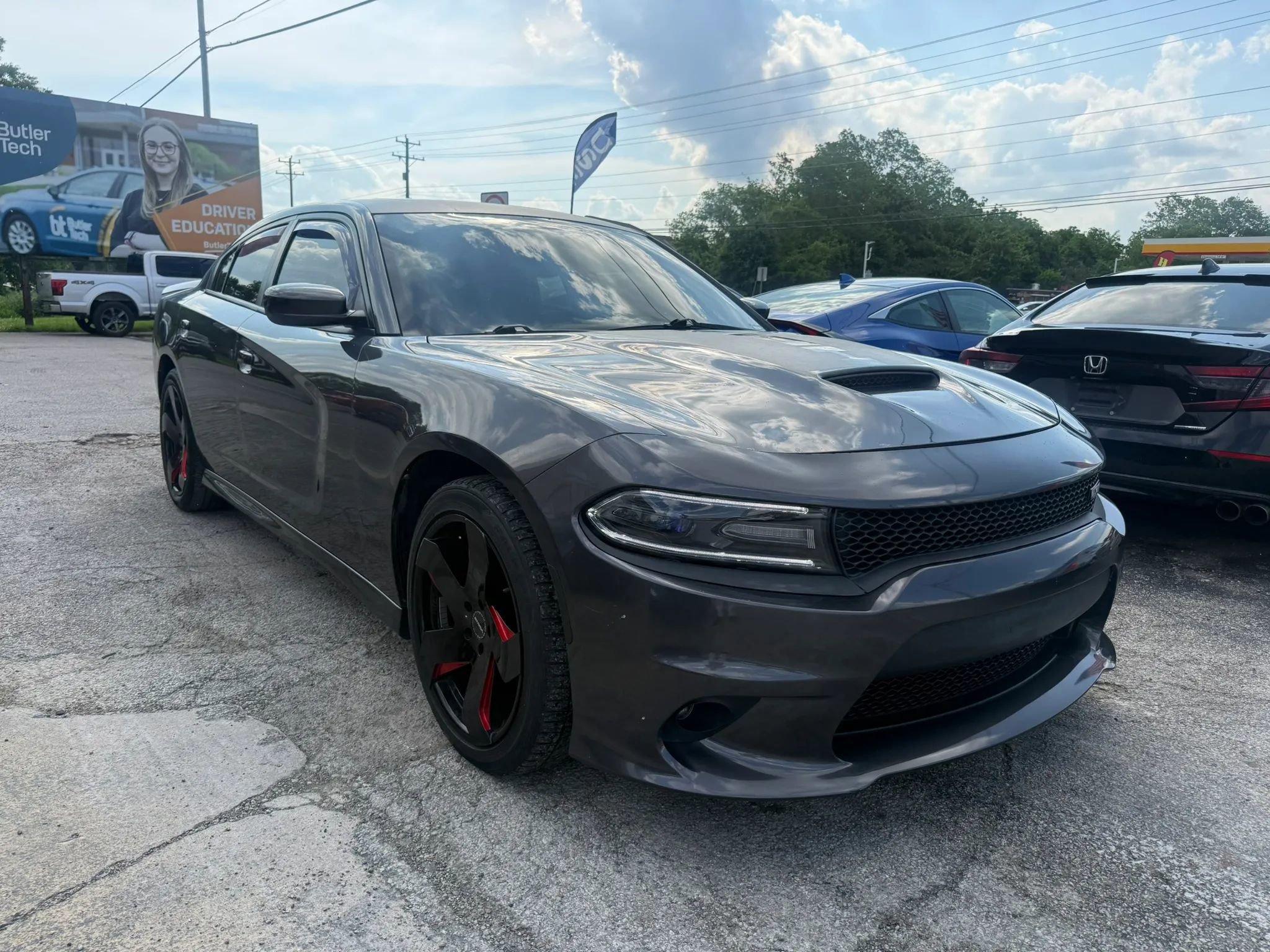 Used 2017 Dodge Charger R/T RWD image 7