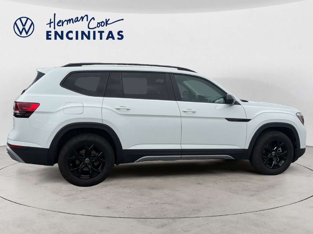 Certified 2025 Volkswagen Atlas Peak Edition SE AWD/4WD image 6