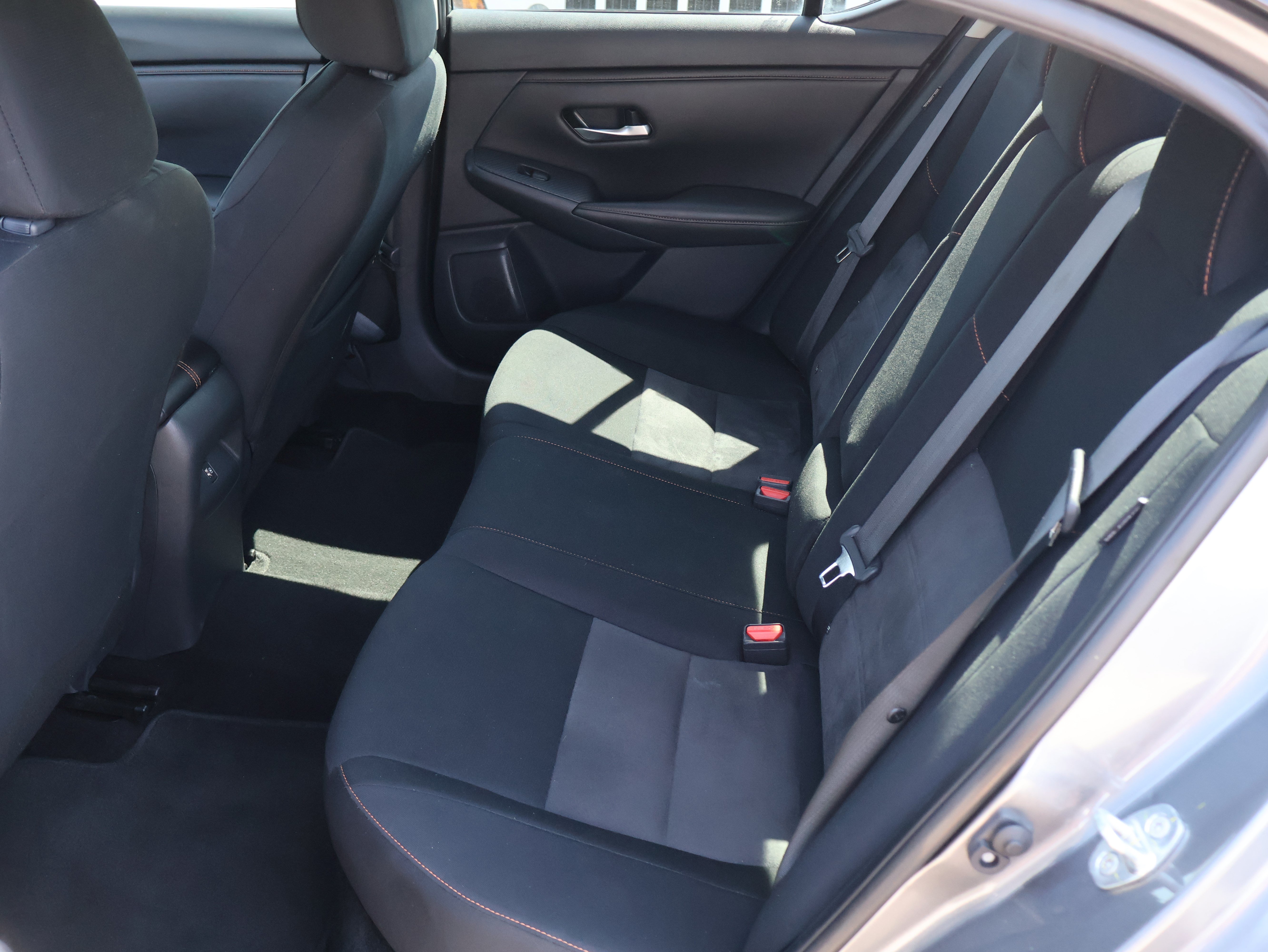Used 2023 Nissan Sentra SR w/ Electronics Package FWD image 9