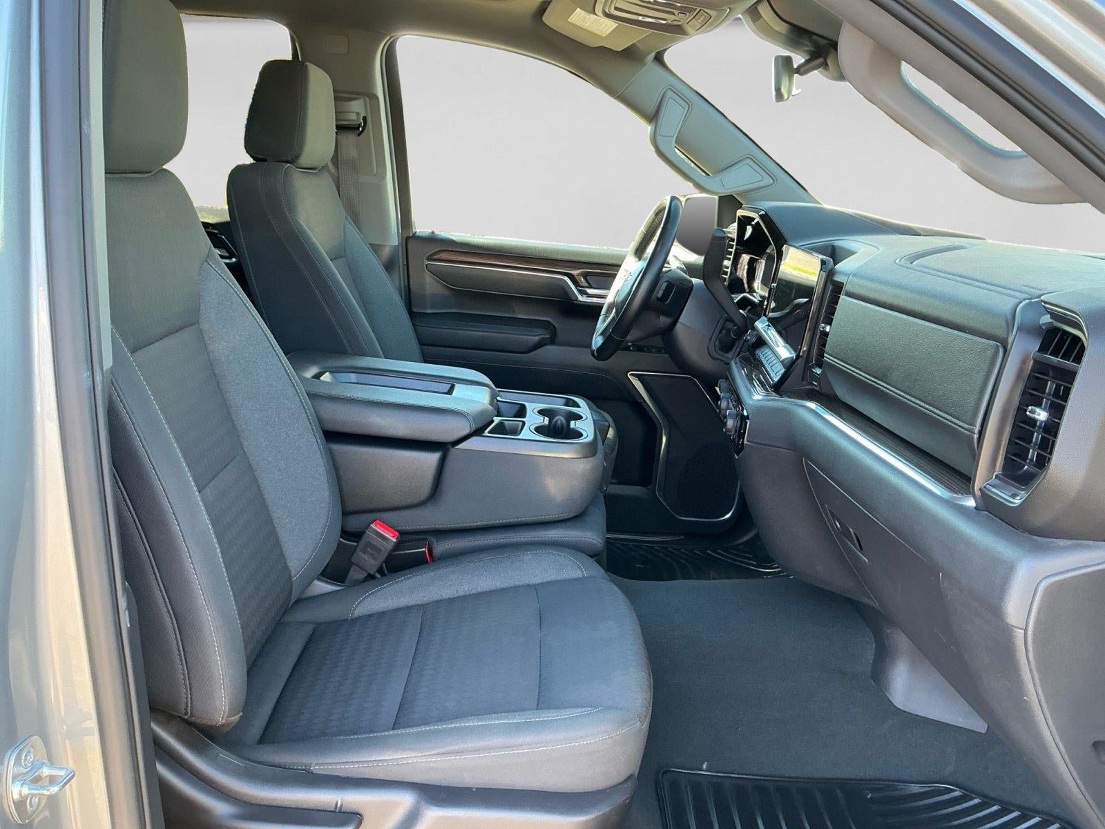 Used 2025 Chevrolet Silverado 1500 LT AWD/4WD image 15