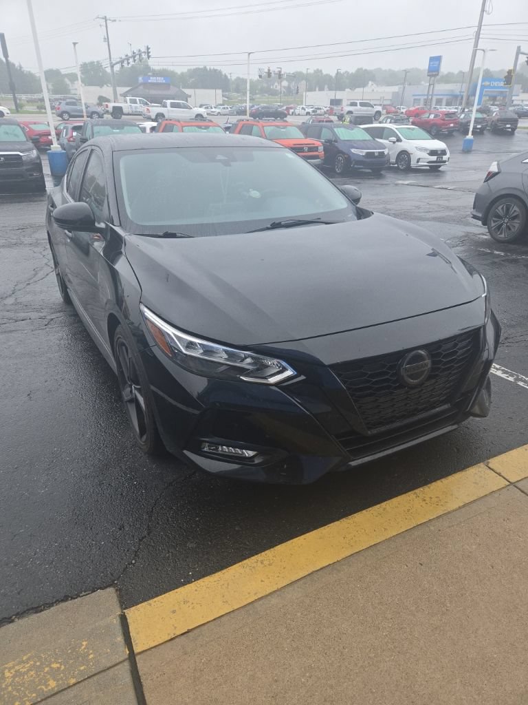 Used 2023 Nissan Sentra SR w/ Midnight Edition Package FWD image 5