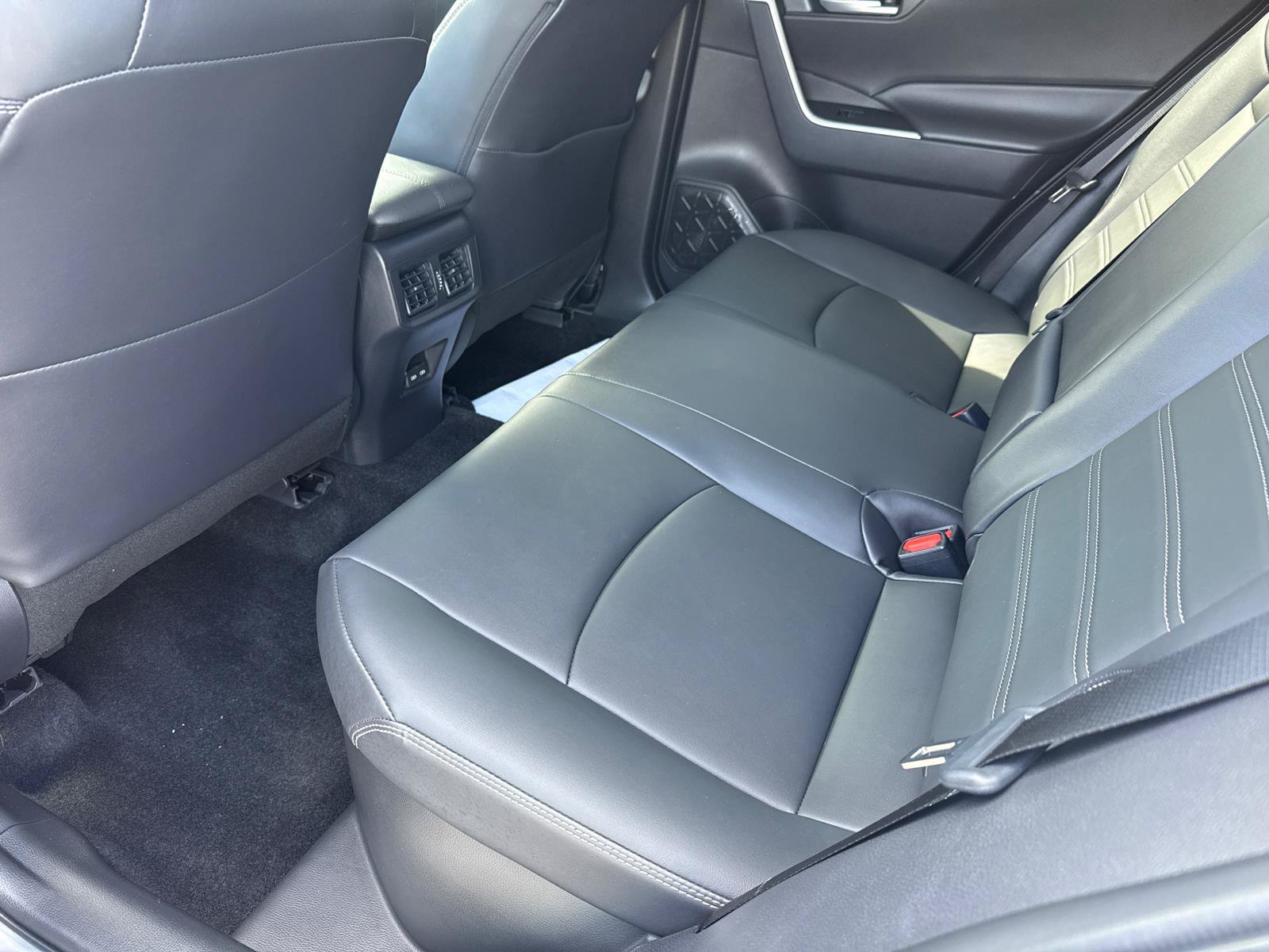Used 2025 Toyota RAV4 XLE Premium w/ Weather Package AWD/4WD image 27