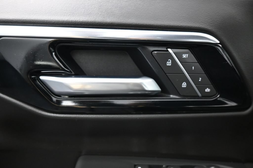 Used 2026 Chevrolet Suburban Premier AWD/4WD image 14