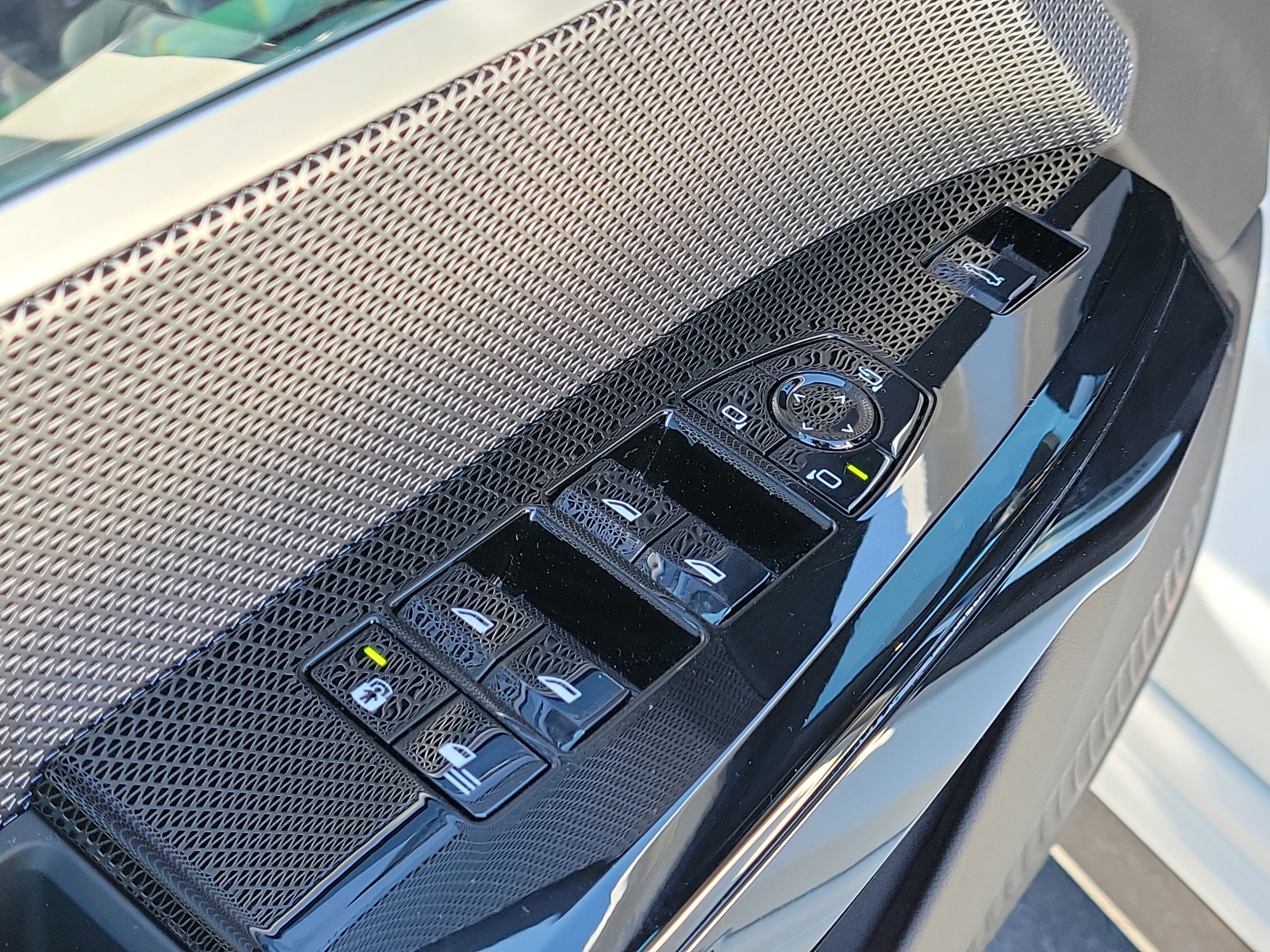 Used 2025 BMW 740i image 19