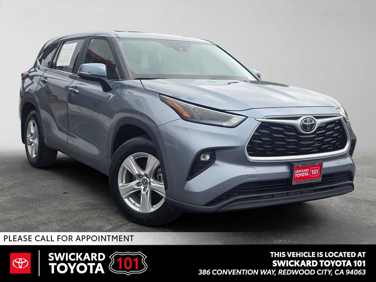 Used 2023 Toyota Highlander LE