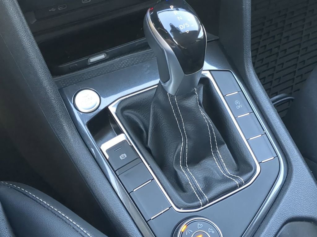 Used 2022 Volkswagen Tiguan SE image 22