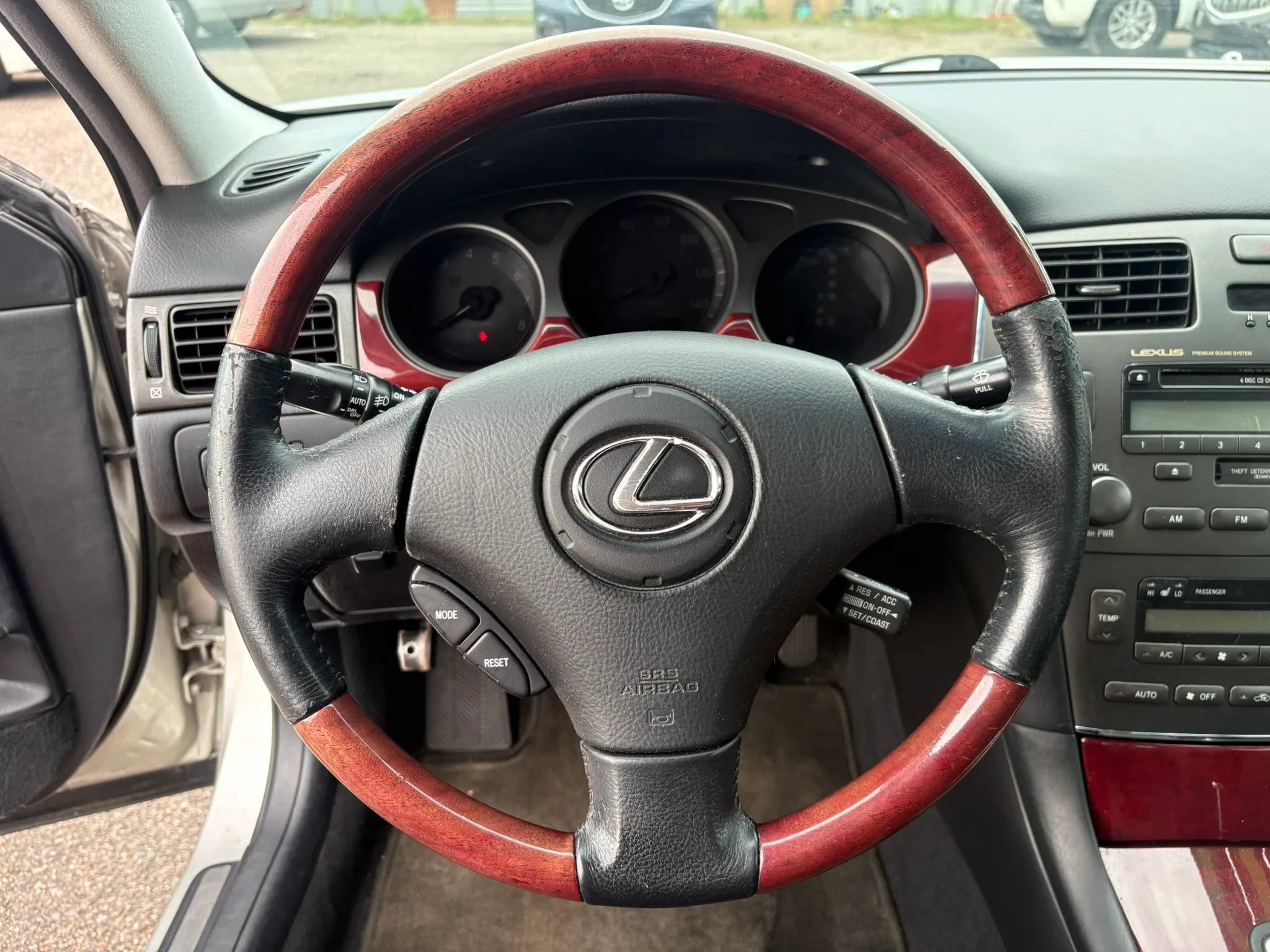 Used 2002 Lexus ES 330 w/ Premium Pkg FWD image 10