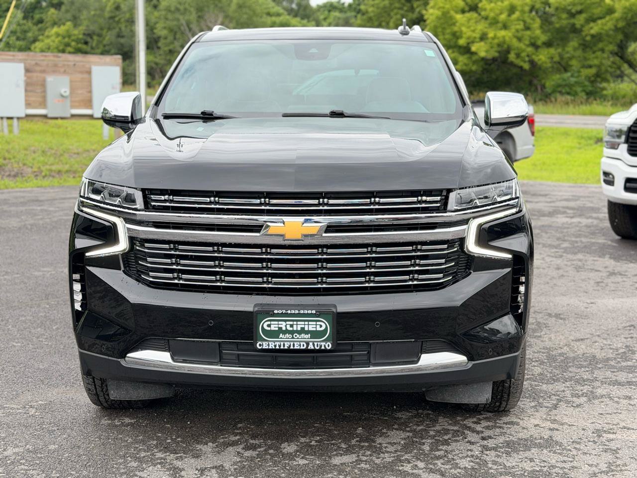 Used 2024 Chevrolet Tahoe Premier AWD/4WD image 2