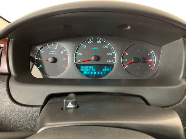 Used 2009 Chevrolet Impala LT FWD image 16