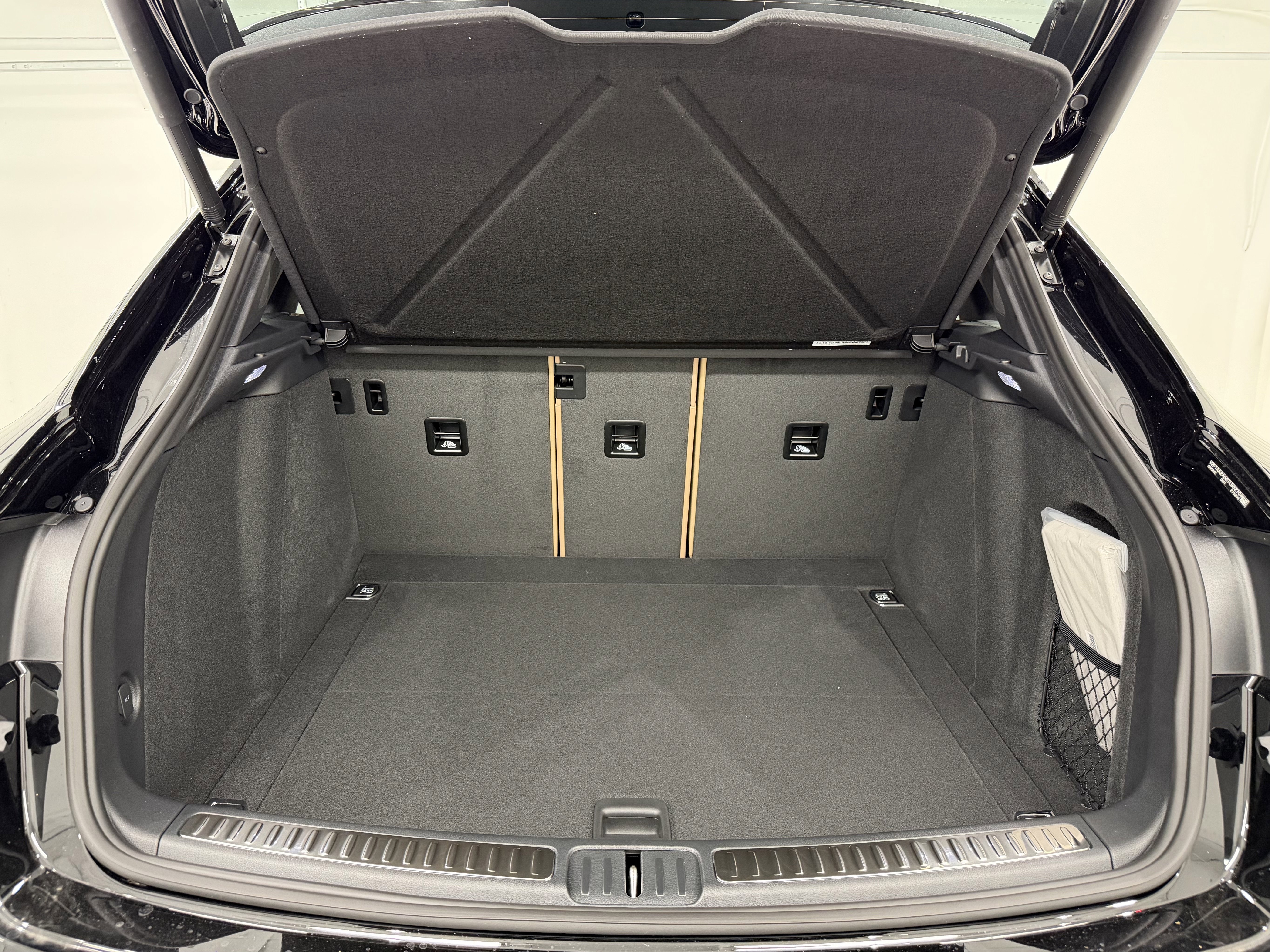New 2026 Porsche Macan image 58