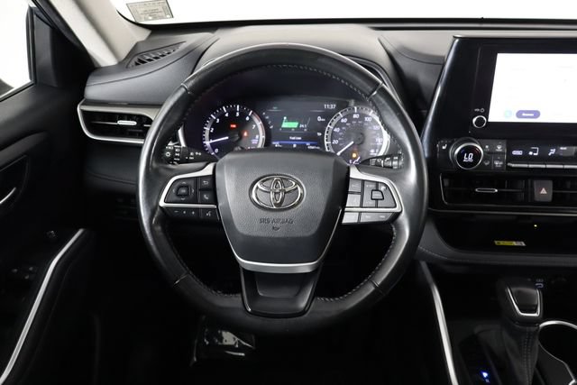 Used 2023 Toyota Highlander XLE FWD image 7
