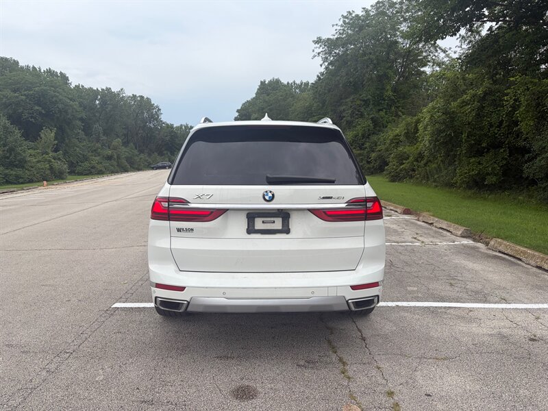 Used 2020 BMW X7 xDrive40i w/ Premium Package AWD/4WD image 4