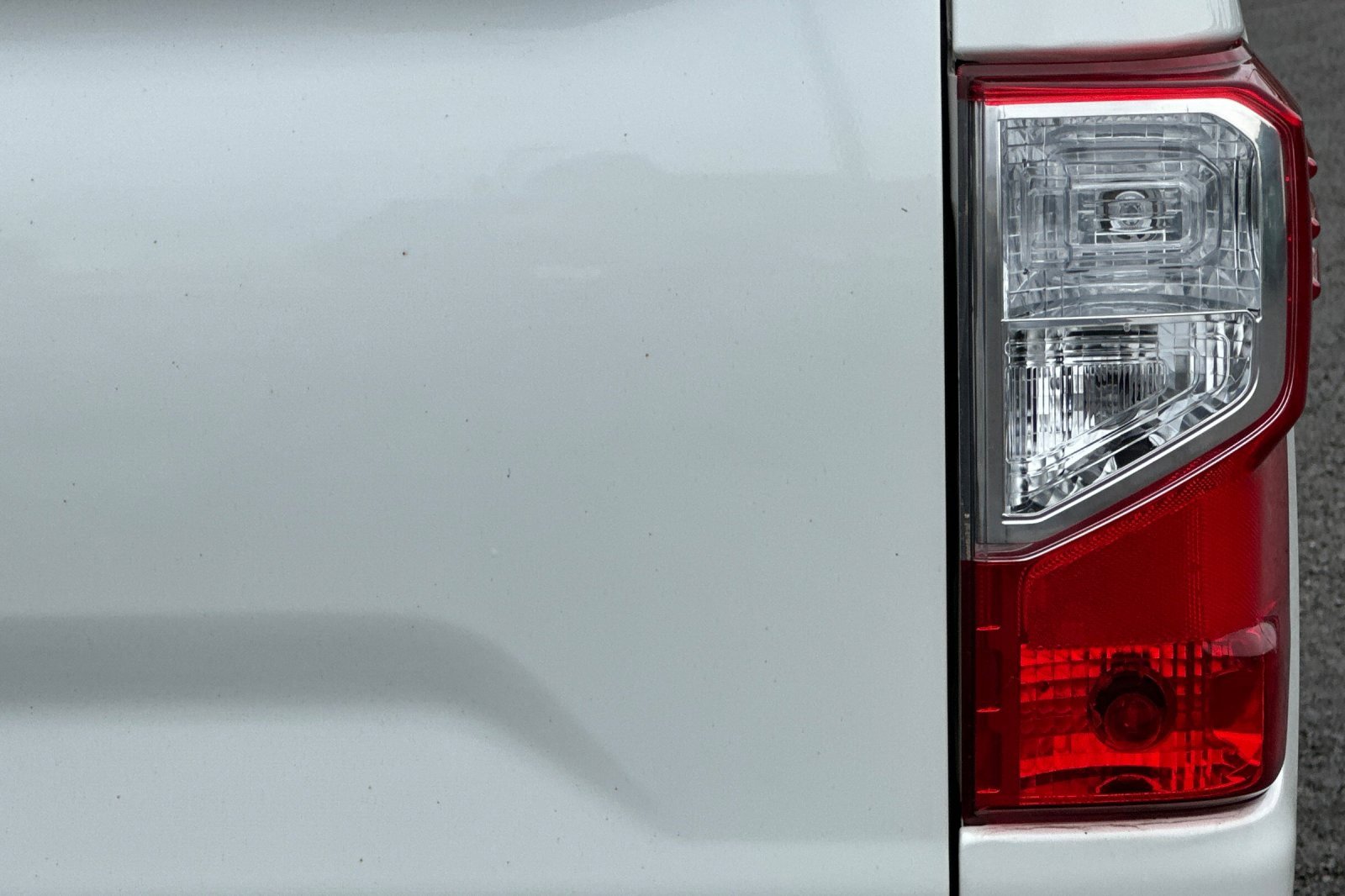 Used 2018 Nissan Titan SL w/ Chrome Package image 48