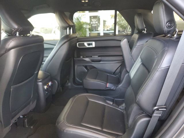 Used 2020 Ford Explorer XLT w/ Equipment Group 202A image 8
