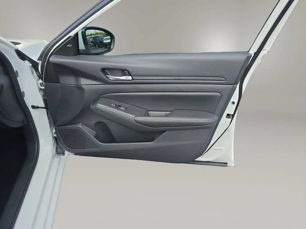 Used 2024 Nissan Altima 2.5 SV w/ SV Premium Package FWD image 45