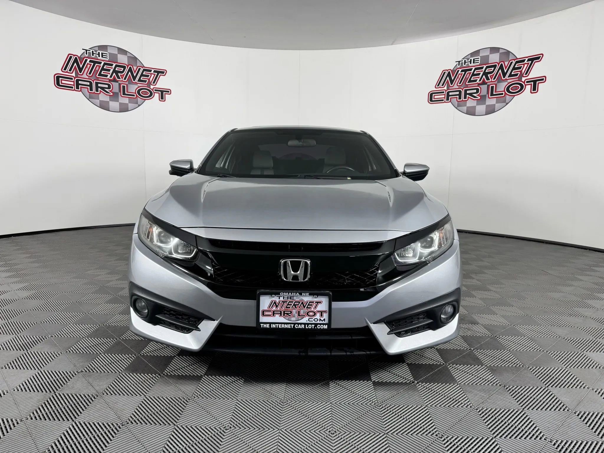 Used 2018 Honda Civic EX-T image 2