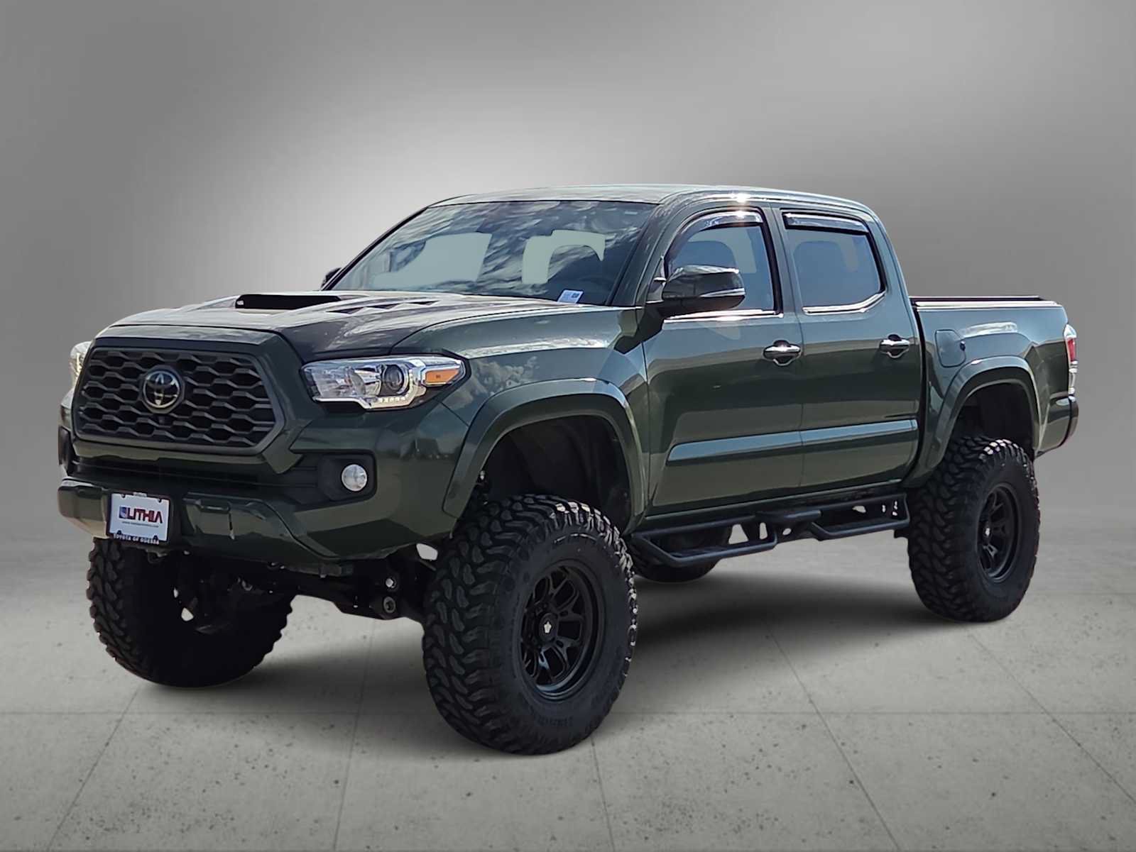 Used 2021 Toyota Tacoma TRD Sport w/ TRD Premium Sport Package RWD image 3