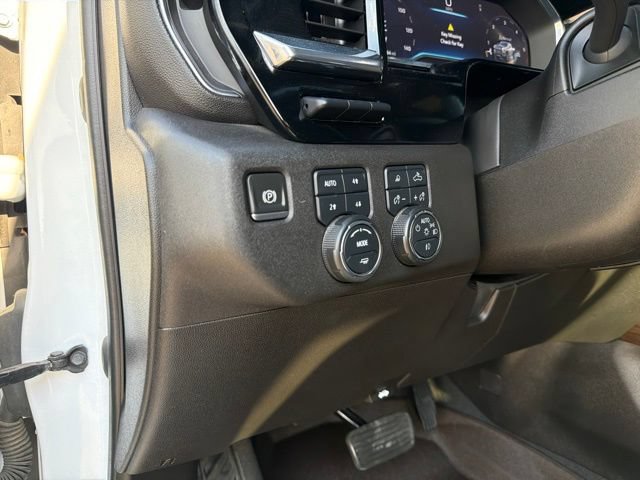 Used 2024 Chevrolet Silverado 3500 High Country w/ Technology Package AWD/4WD image 20