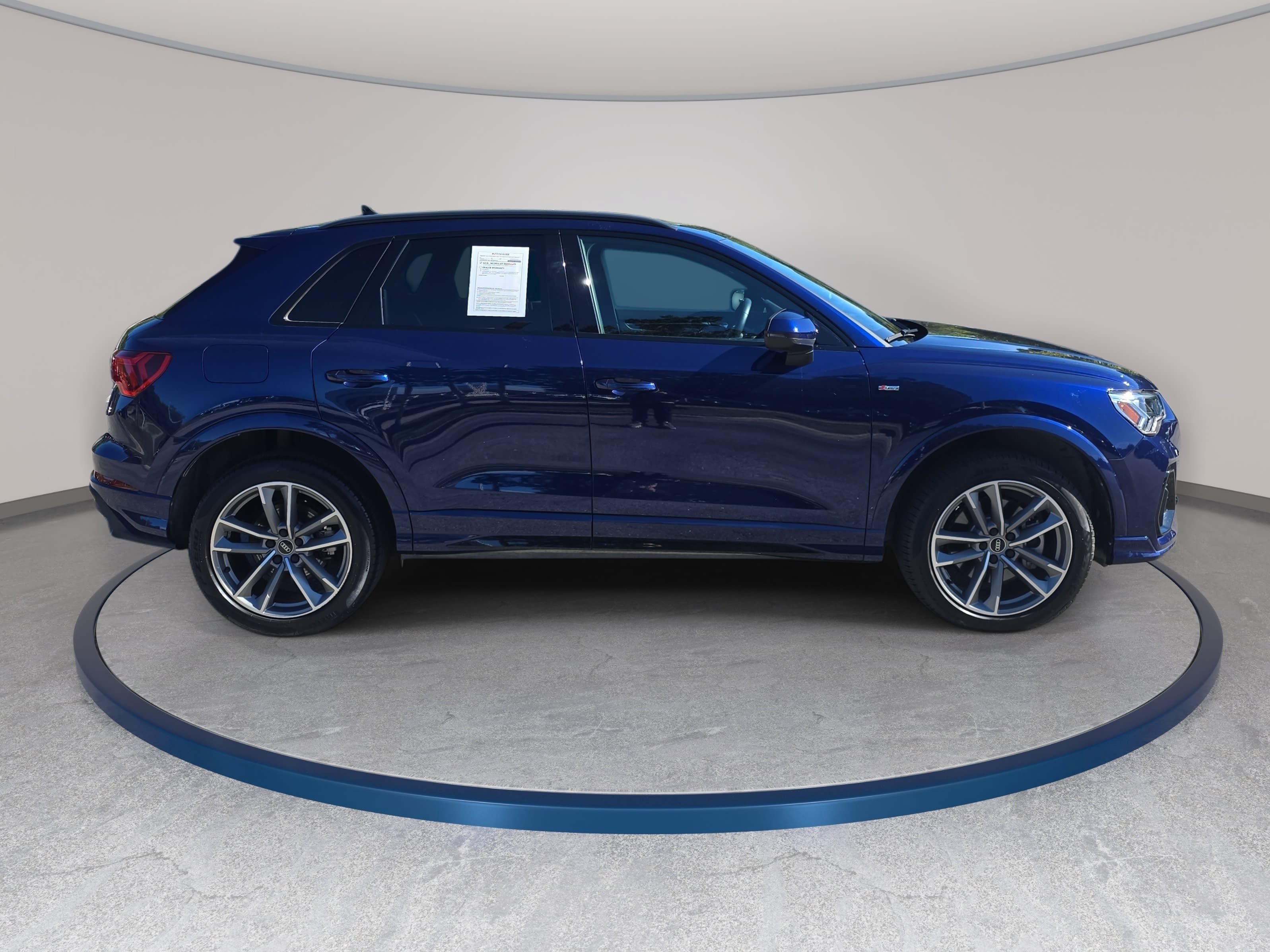 Used 2023 Audi Q3 2.0T Premium w/ Black Optic Sport Package AWD/4WD image 4
