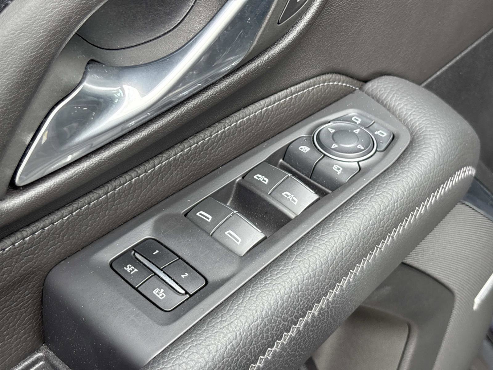 Certified 2024 GMC Yukon Denali w/ Advanced Technology Package AWD/4WD image 13