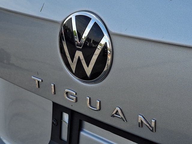 Used 2023 Volkswagen Tiguan SE w/ Panoramic Sunroof Package AWD/4WD image 36