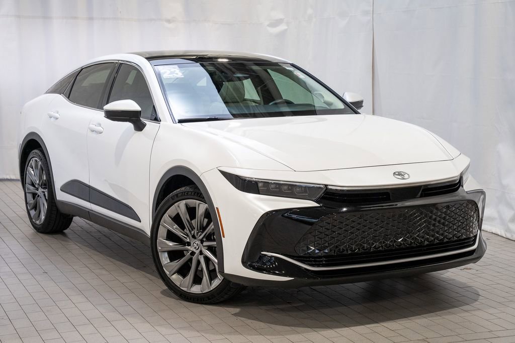 Used 2023 Toyota Crown Limited image 1