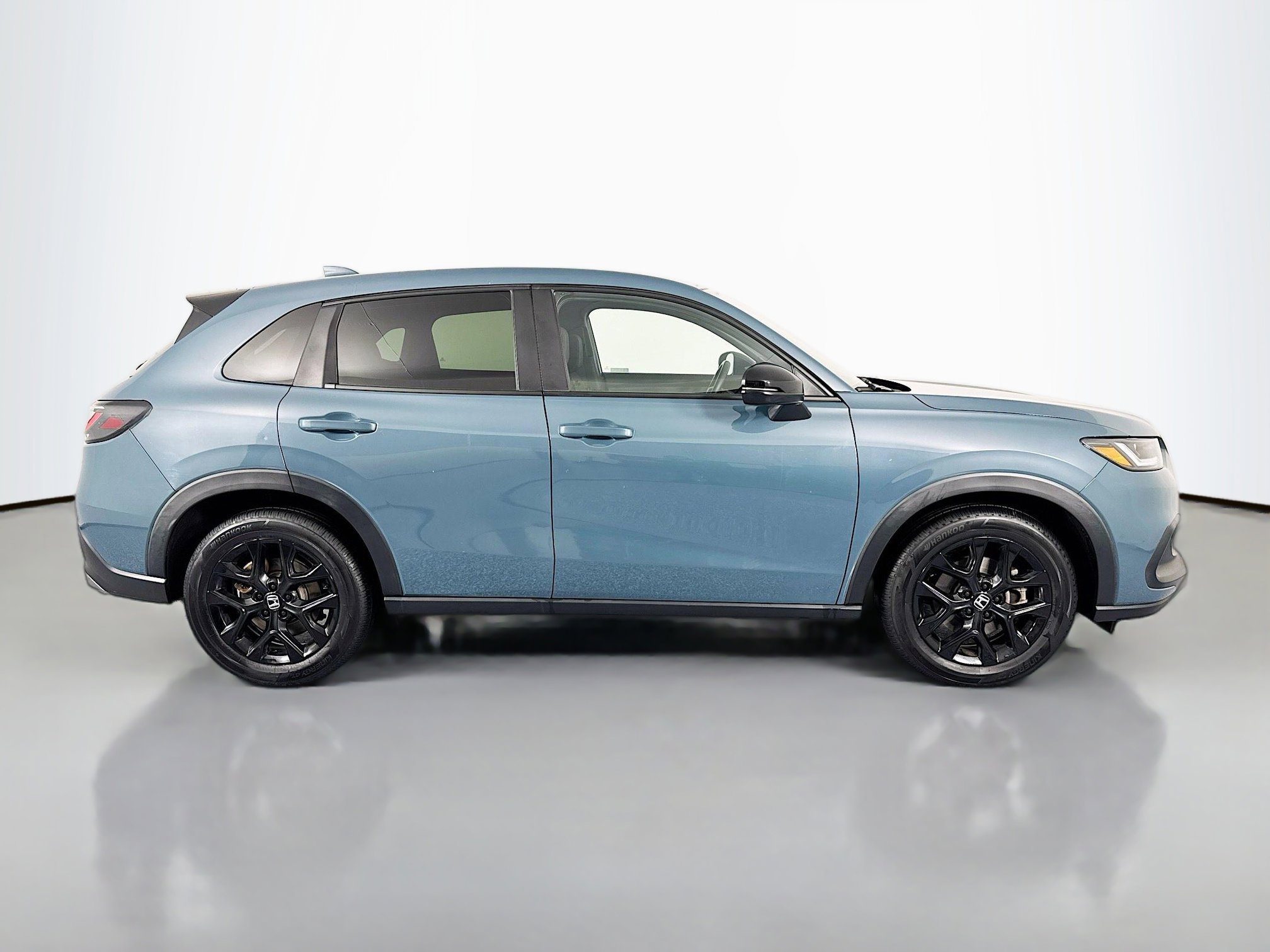 Used 2023 Honda HR-V Sport image 4