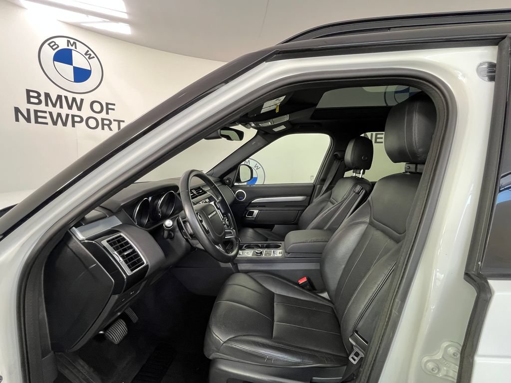 Used 2020 Land Rover Discovery Landmark AWD/4WD image 17