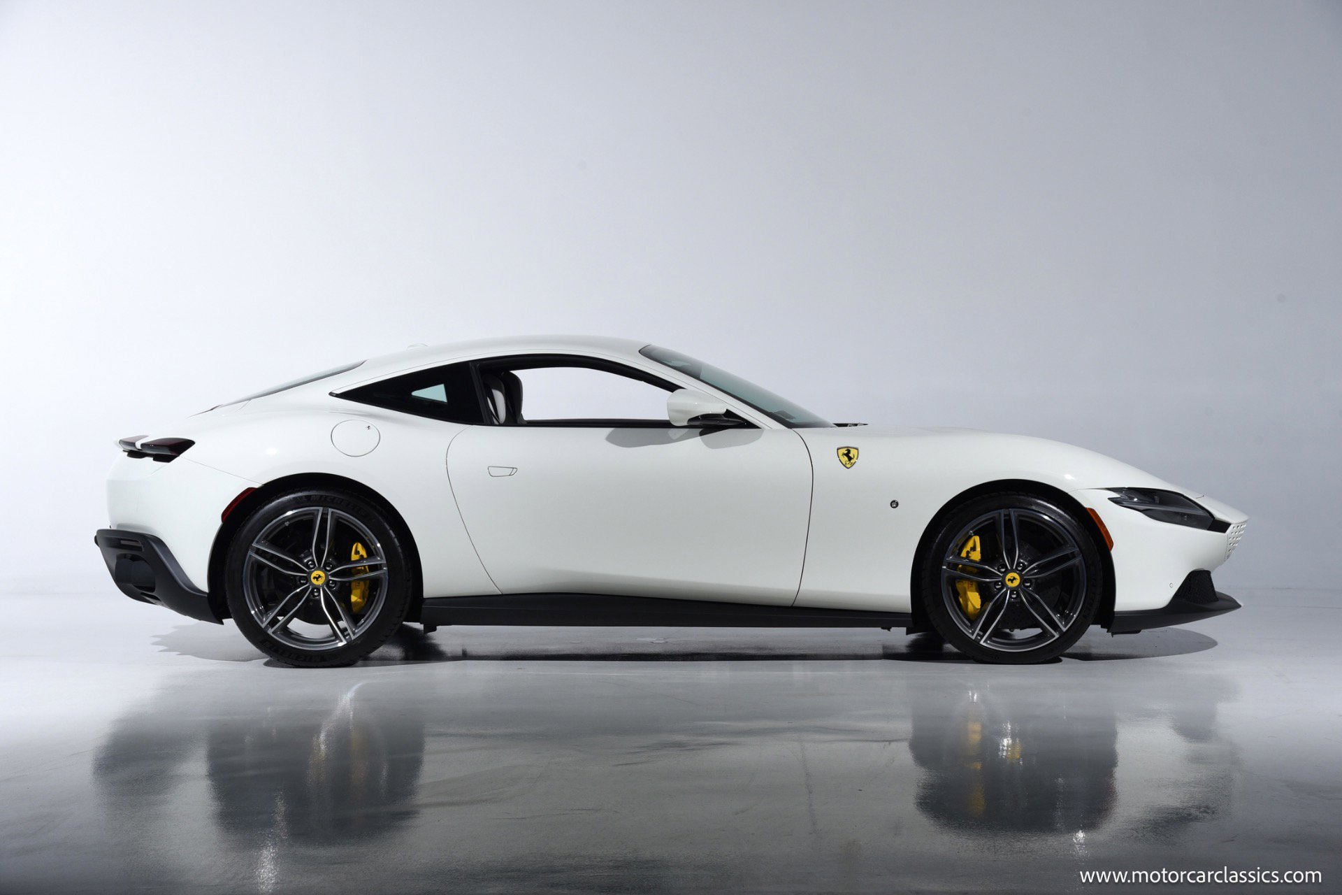 Used 2024 Ferrari Roma image 8