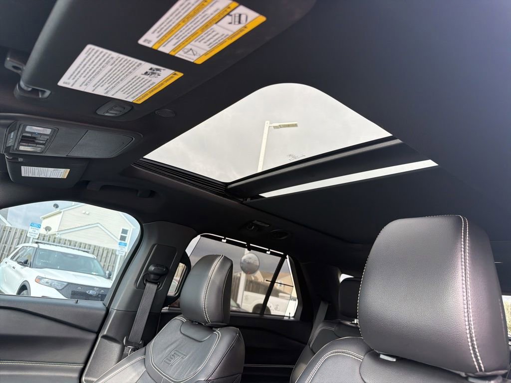 Used 2024 Ford Explorer ST w/ Equipment Group 401A image 8