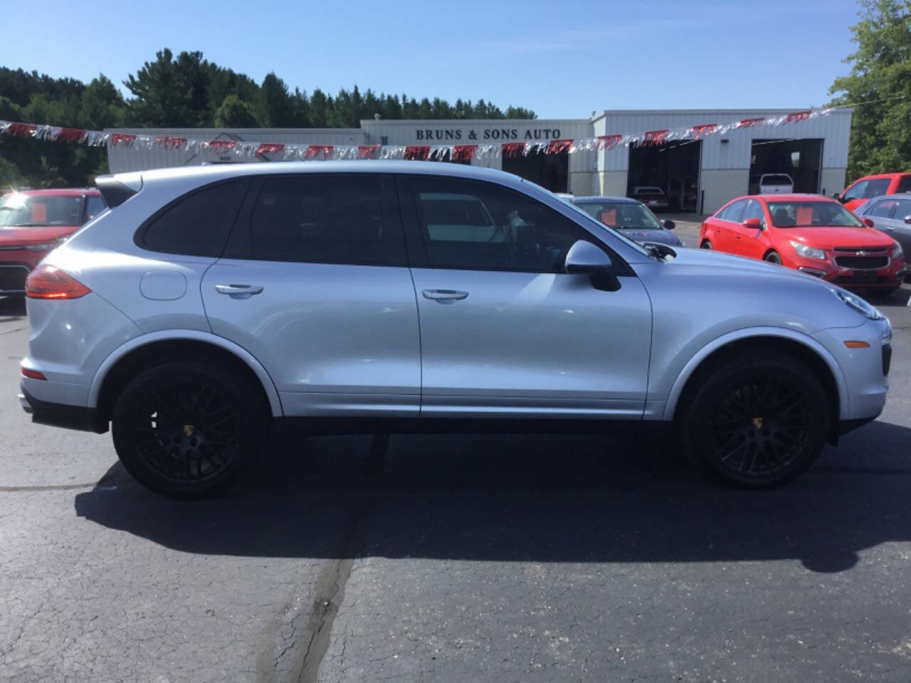 Used 2018 Porsche Cayenne Platinum Edition image 2