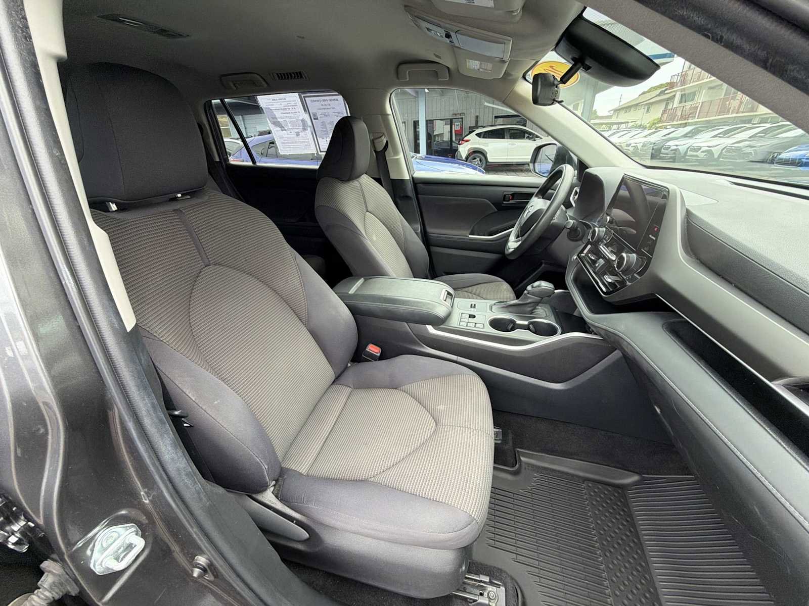 Used 2023 Toyota Highlander L FWD image 23
