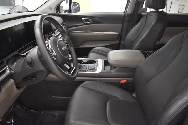 Used 2026 Kia Carnival FWD image 22