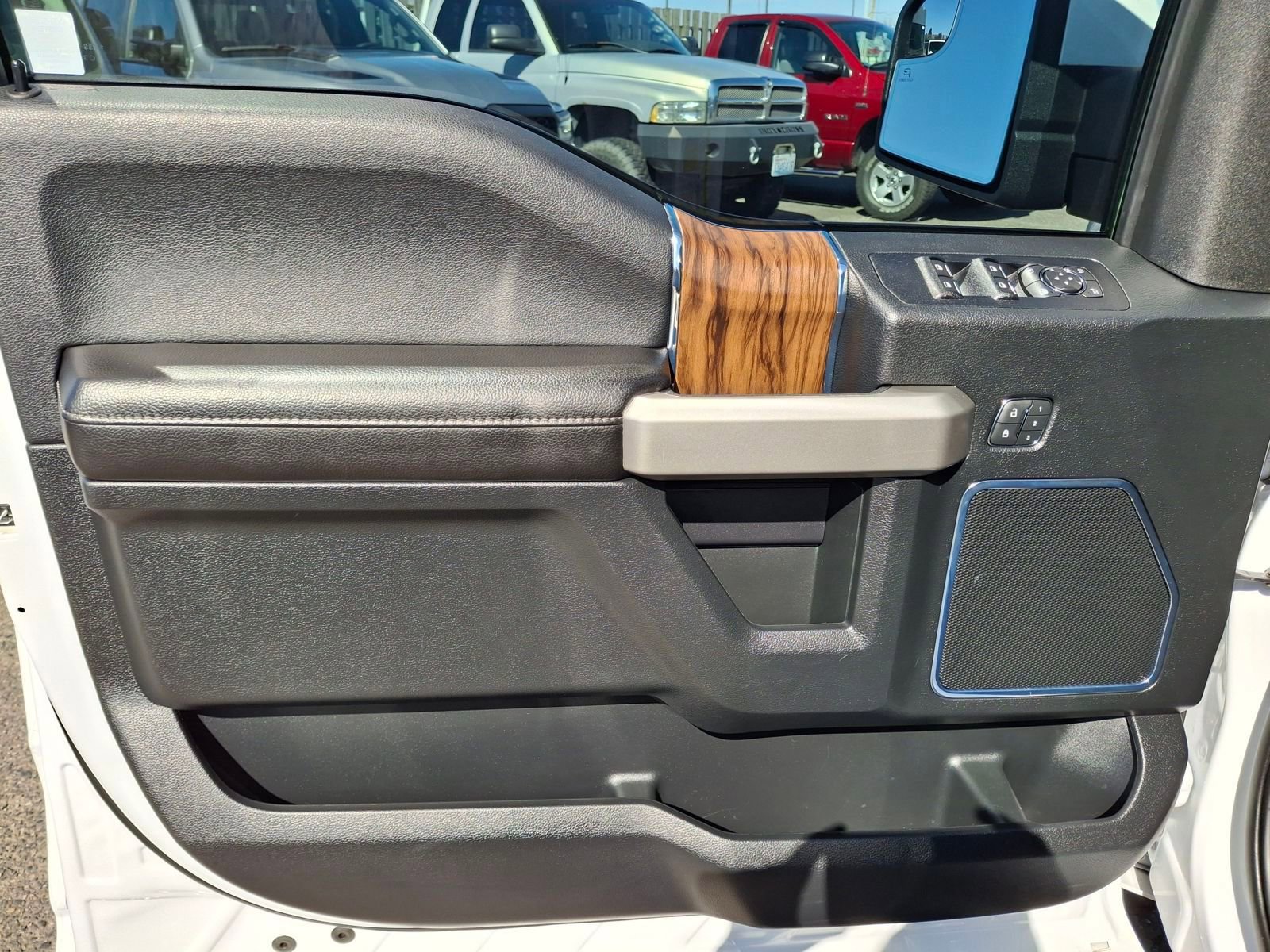 Used 2019 Ford F150 Lariat w/ Trailer Tow Package image 20