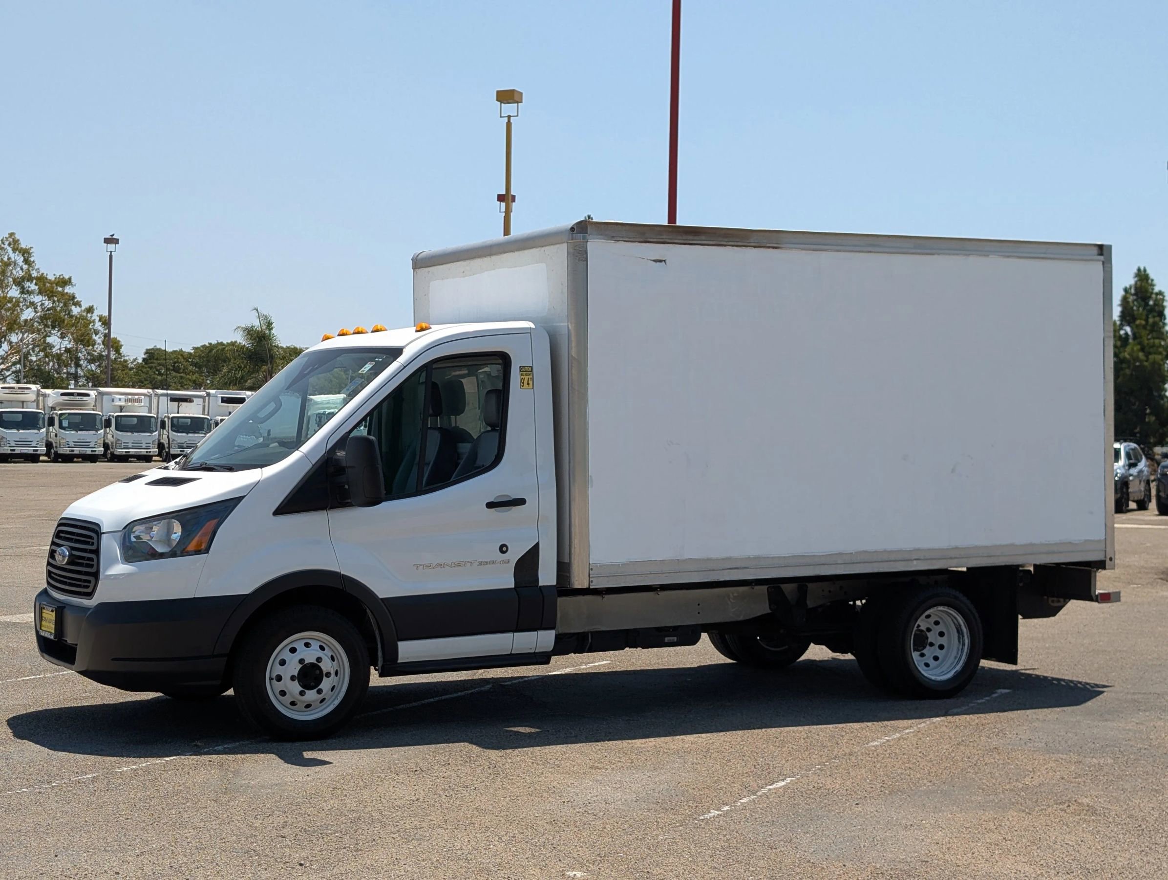 Used 2018 Ford Transit 350 156 DRW RWD image 4