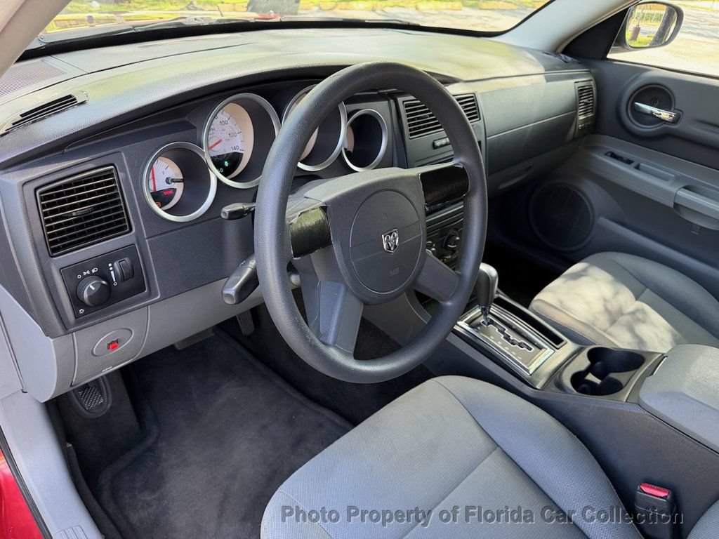 Used 2005 Dodge Magnum SE RWD image 37