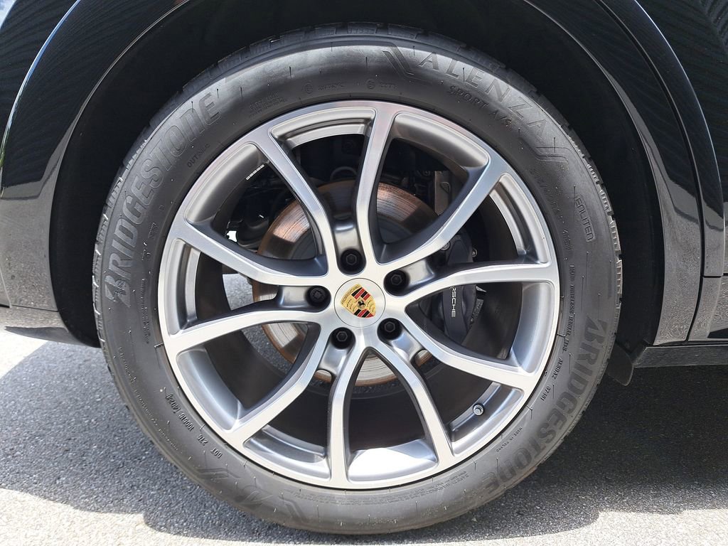 Certified 2025 Porsche Cayenne image 13