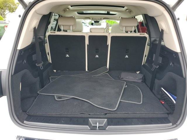 Used 2023 Mercedes-Benz GLB 250 w/ Premium Package image 11