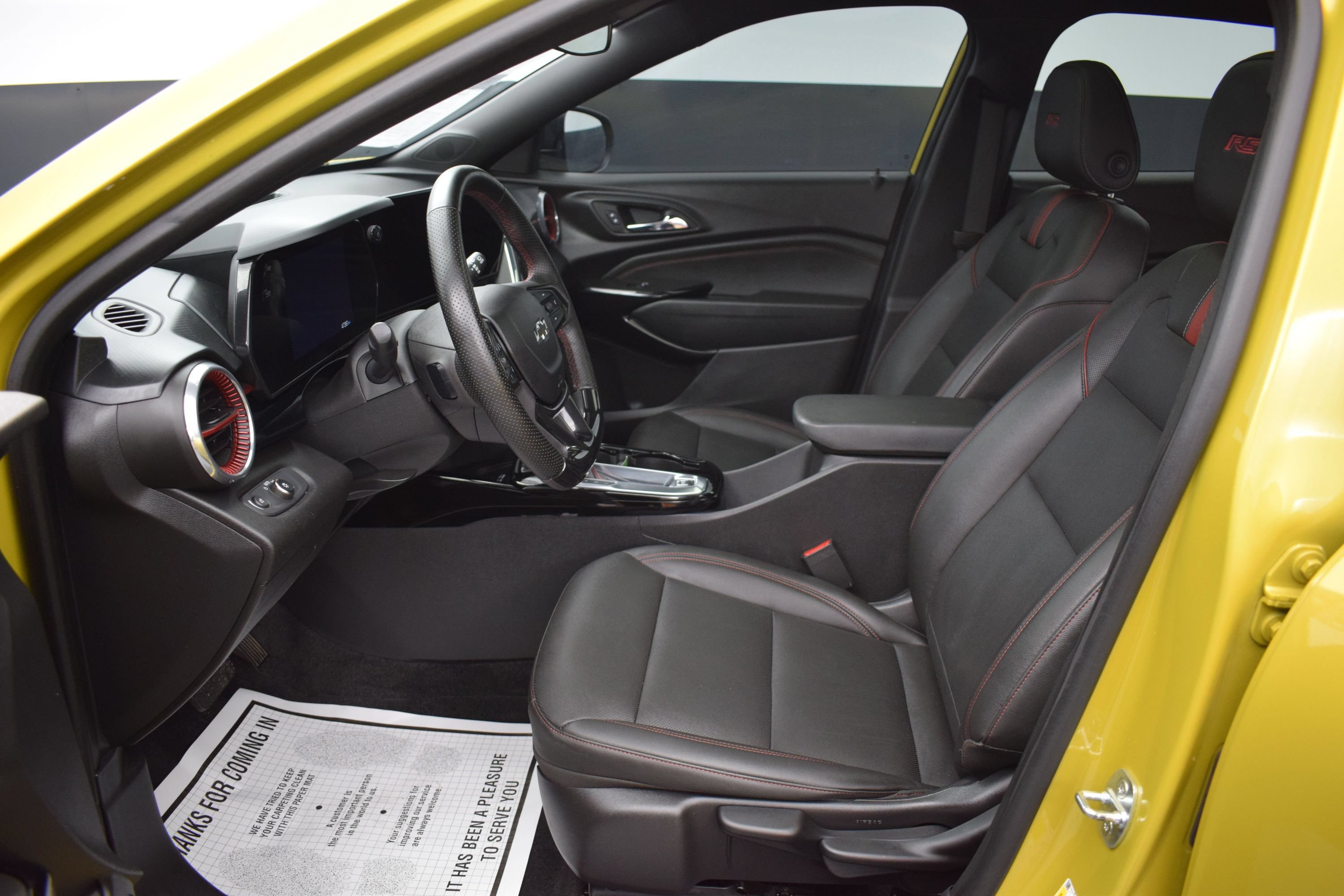 Used 2024 Chevrolet Trax RS w/ Sunroof Package FWD image 14