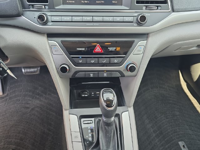 Used 2018 Hyundai Elantra SEL FWD image 23
