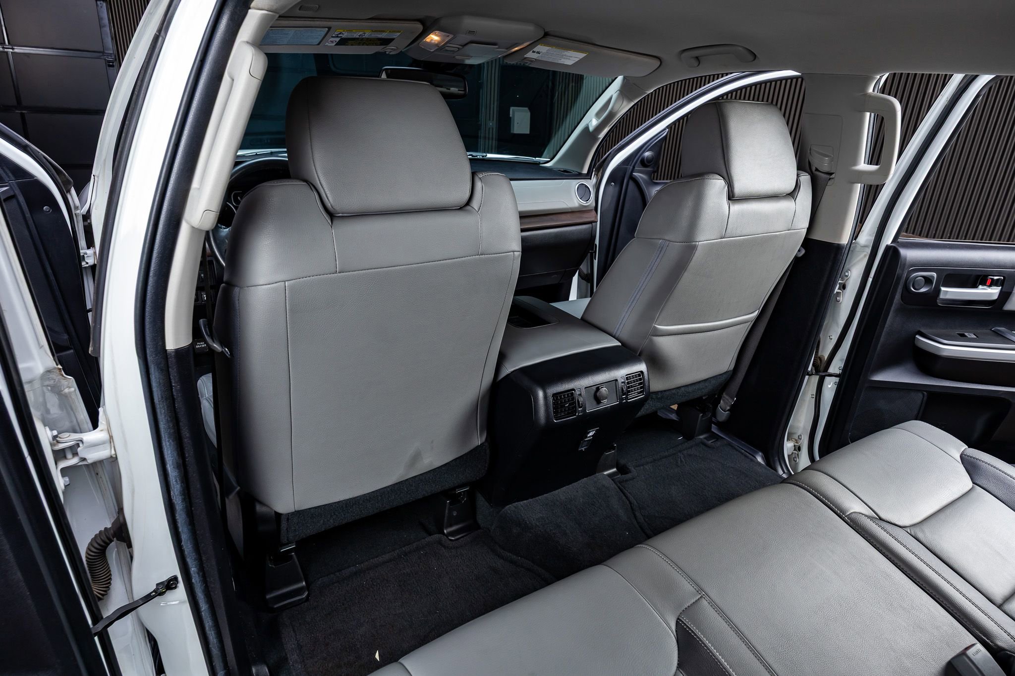 Used 2020 Toyota Tundra Limited w/ Limited Premium Package AWD/4WD image 34