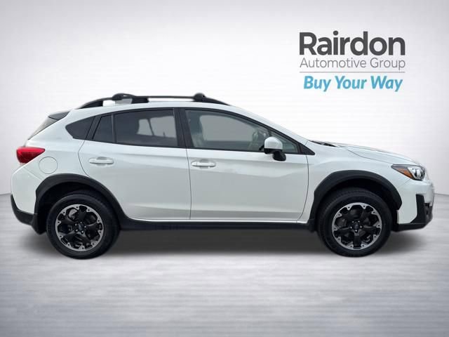 Used 2022 Subaru Crosstrek 2.0i Premium w/ Moonroof Package image 9
