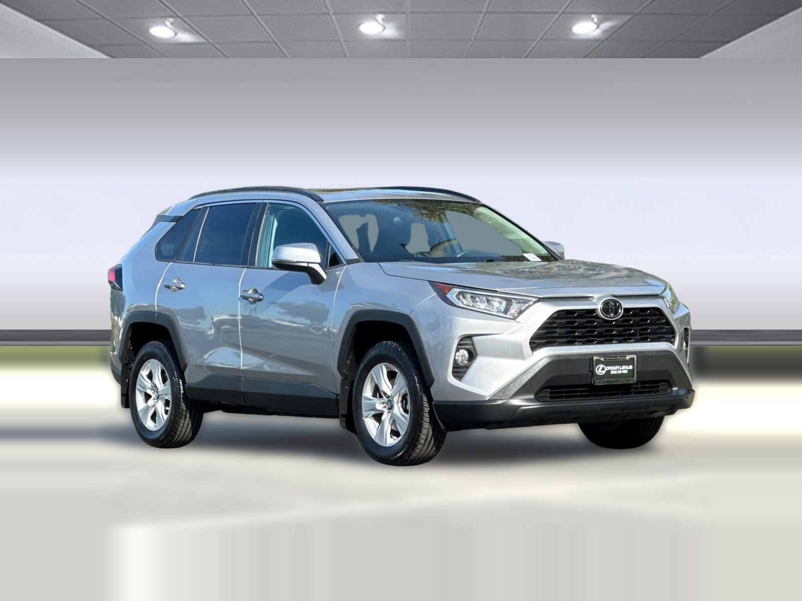 Used 2019 Toyota RAV4 XLE w/ Carpet Mat Package image 7