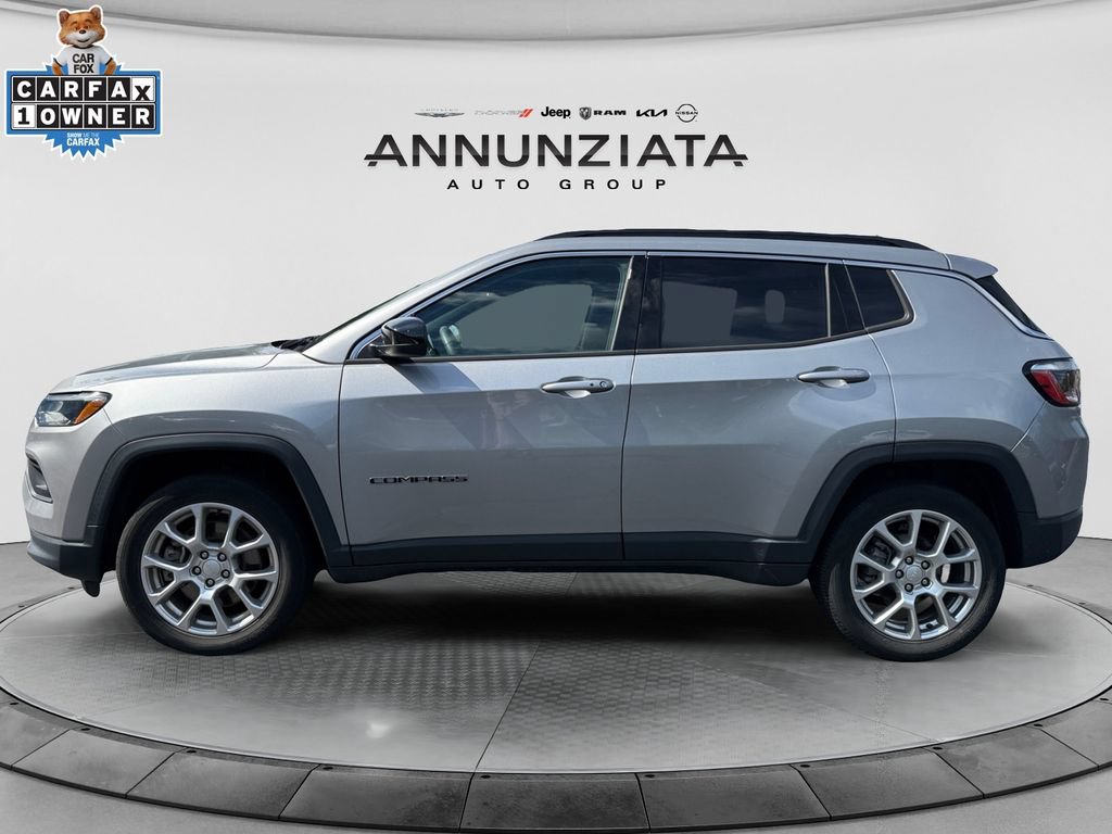 Used 2023 Jeep Compass Latitude AWD/4WD image 2