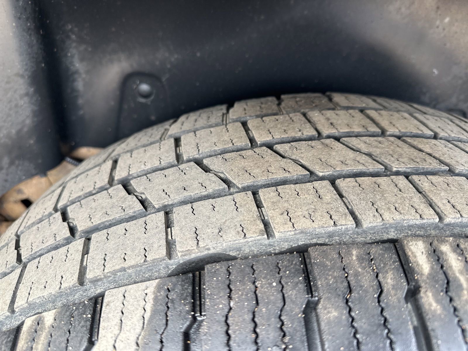 Used 2014 Cadillac Escalade ESV Platinum AWD/4WD image 9