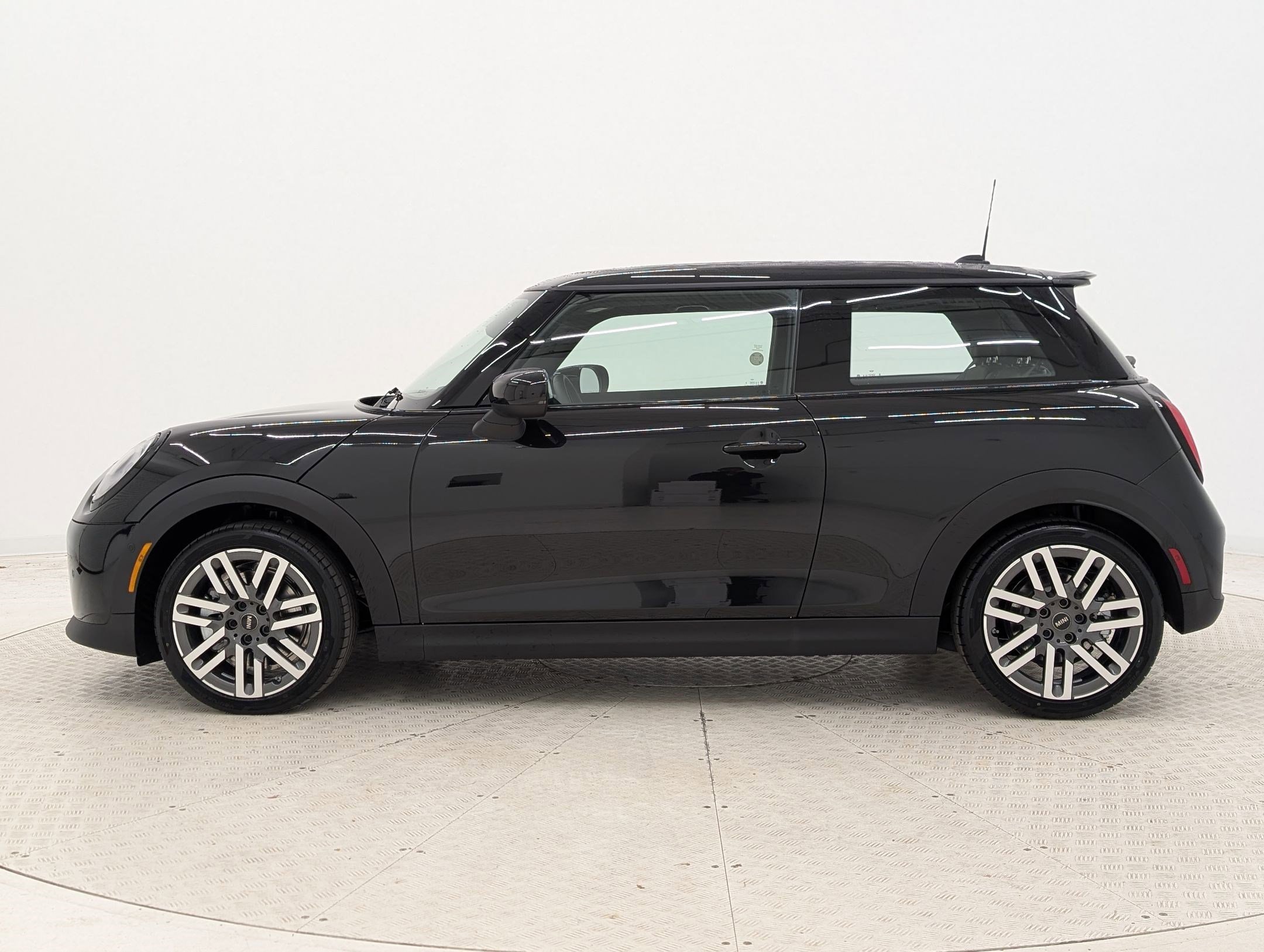New 2026 MINI Cooper S image 2