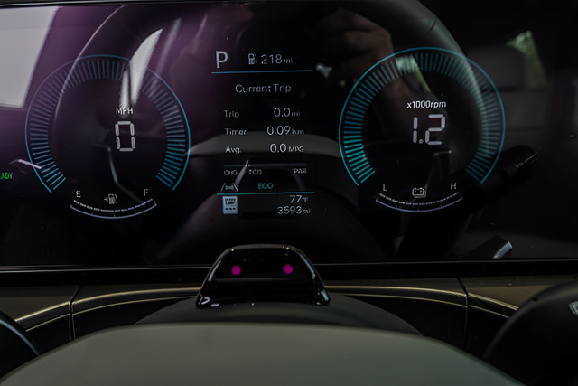 Certified 2025 Hyundai Santa Fe SEL FWD image 29