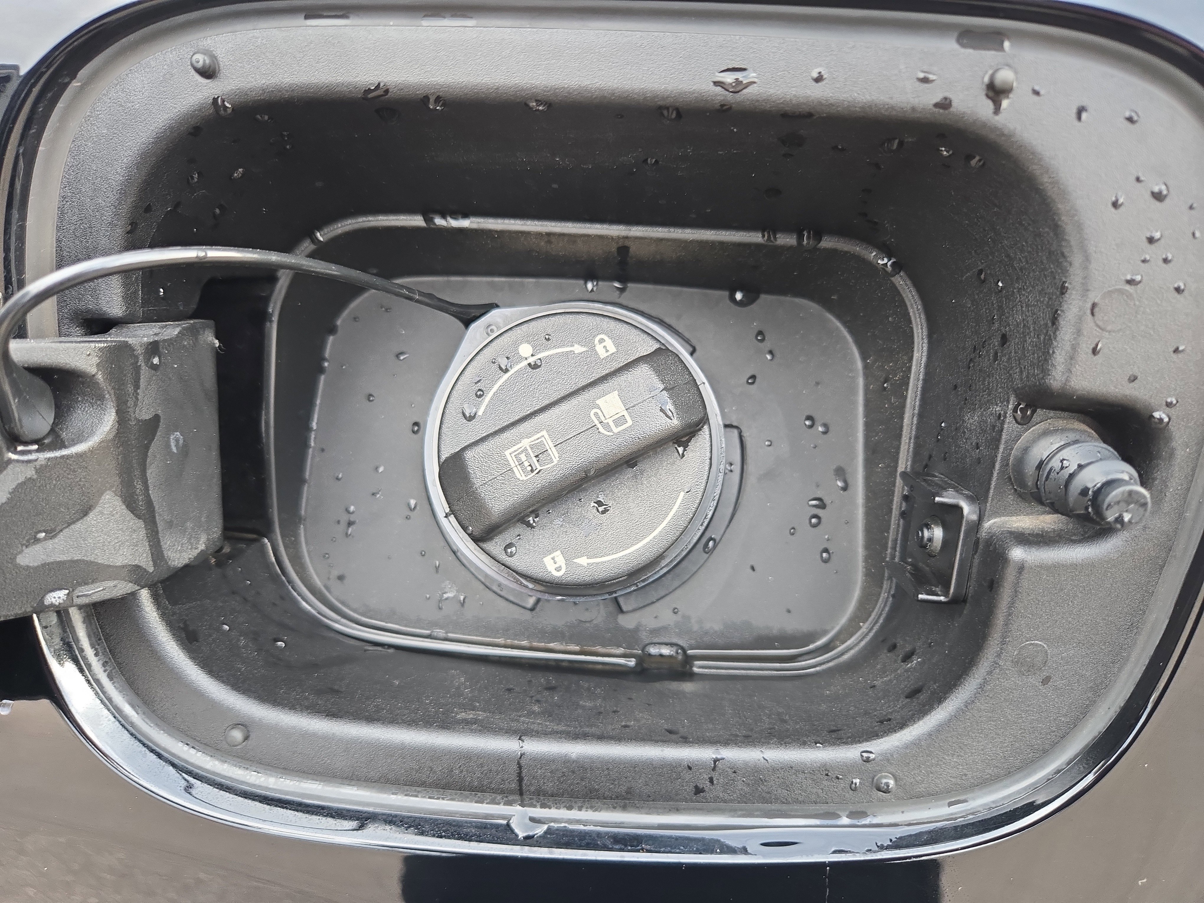 Used 2024 Kia Telluride EX w/ EX Captain's Chair Package image 23